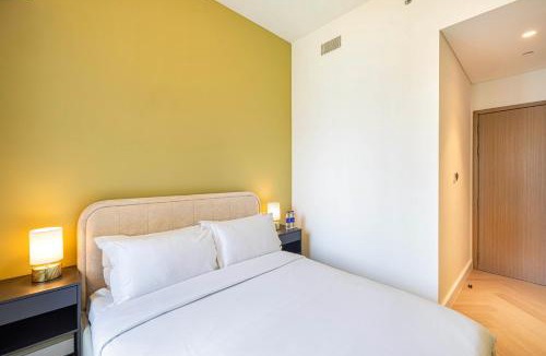 Downtown Dubai Apartment | Daniels Luxe 3BR Downtown with Skyline View