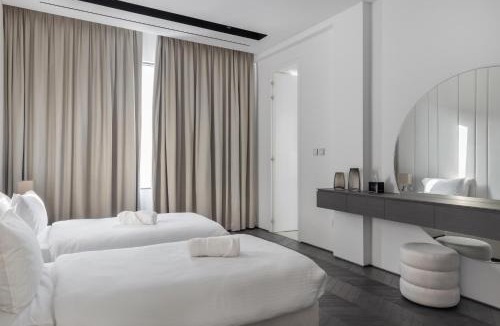 Palm Jumeirah Villa | Palm Jumeirah Paradise - 5BR Villa - Infinity Pool