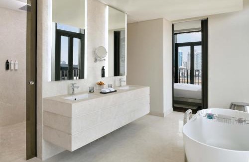 Al Wasl Hotel | La Ville Hotel & Suites CITY WALK Dubai, Autograph Collection