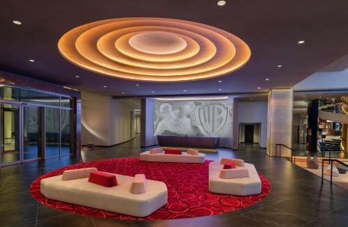 Abu Dhabi Hotel | The WB Abu Dhabi, Curio Collection By Hilton