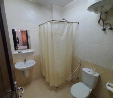 Al Ghubrah Ash Shamaliyyah Apartment | Alreef Hotel Suits