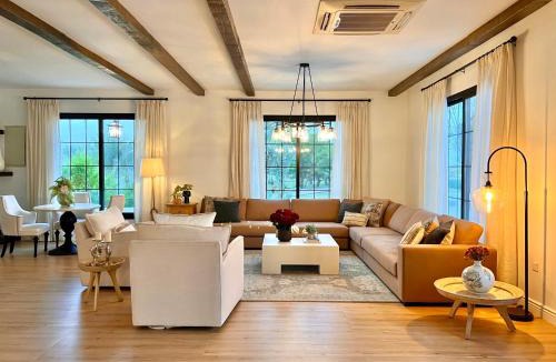 Sharjah House | AL JUNAIDI FARM BY BRIDGE RETREATS