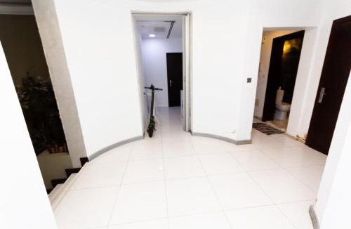Dubai House | Small Budget Rooms for 'girls' only in Dubai, Marina