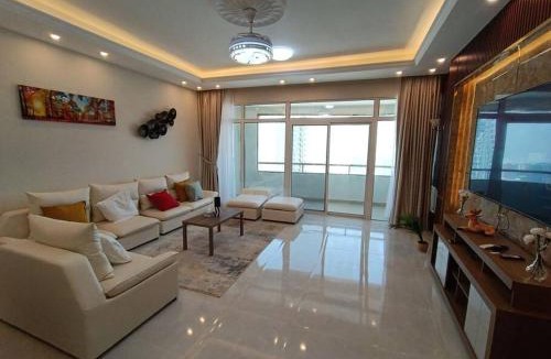 Ajman Apartment | شقة فخمة وواسعة تسع عائلة كبيرة