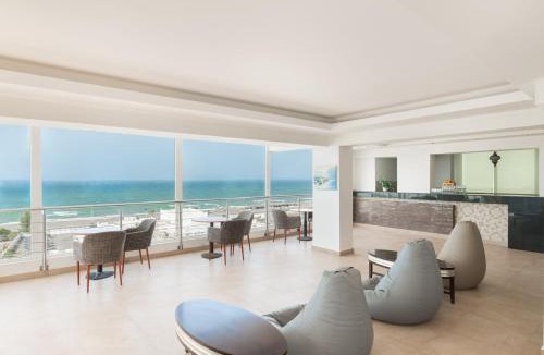Seeb Hotel | Al Hail Waves Hotel Managed By Centara