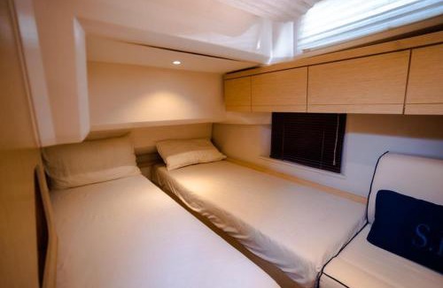 Jumeirah Boat Rental | Yacht Experience - Stella Romana