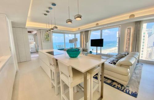 Kerem HaTeimanim Apartment | Amazing Sea view APT with parking at Royal Beach - By Beach Apartments TLV