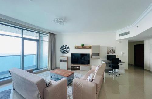 Rumailah Apartment | Beachfront paradise just minutes from Dubai