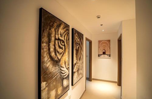 Dubai Apartment | 3BR Haven with Burj Views by MagnoliasVHR