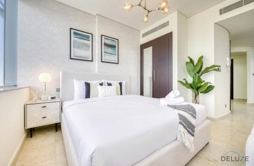 Bur Dubai Apartment | Great Deal Cozy 1BR with Pool & City Views by Deluxe Holiday Homes