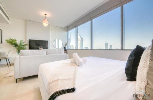 Bur Dubai Apartment | Opulent Studio at Sky Gardens DIFC by Deluxe Holiday Homes