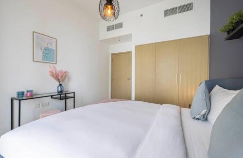 Dubai Apartment | Daniels 1BR at Creek Horizon with Park View