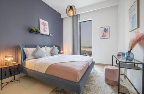 Dubai Apartment | Daniels 1BR at Creek Horizon with Park View