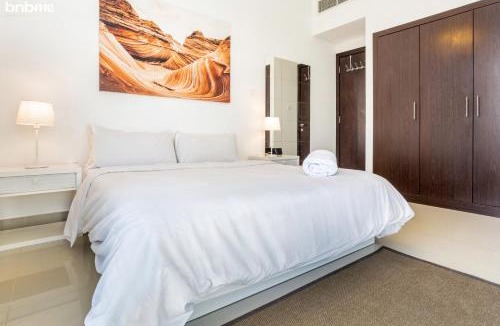 Dubai Sports City Apartment | bnbmehomes - The Medalist