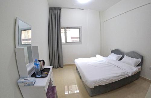 Bur Dubai House | Karama Star Residence (Home Stay)