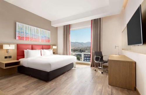 Al Ghubrah Ash Shamaliyyah Hotel | Ramada Encore by Wyndham Muscat Al-Ghubra
