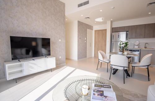 Dubai Apartment | Nasma Luxury Stays - Elegant Condo With City Views And Dubai Skyline