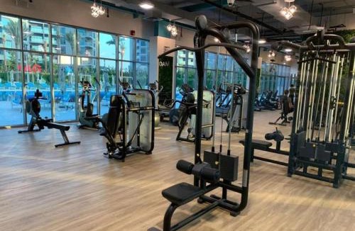 Dubai Apartment | Elegant and comfortably furnished 2BRH apartment in a quiet area!