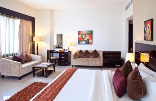 Al Muraqqabat Hotel | Landmark Riqqa Hotel