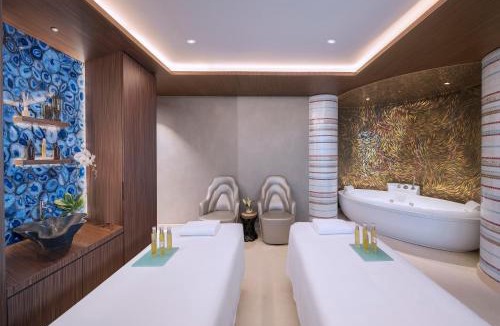 Palm Jumeirah Hotel | Andaz Family Suites by Hyatt- Palm Jumeirah