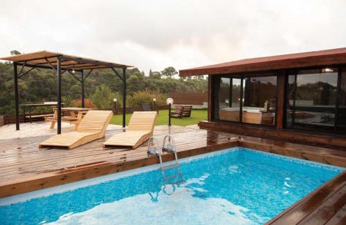 Isfiya Ski Chalet | צימר המעיין