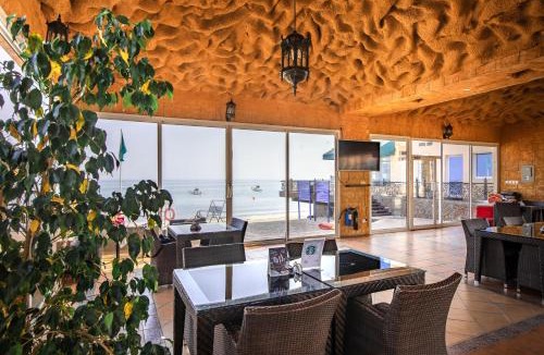 Al Kubus Resort | Royal Beach Hotel & Resort