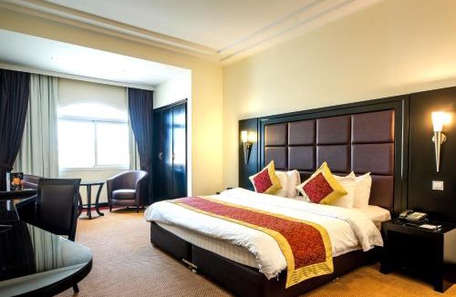 Al Kubus Resort | Royal Beach Hotel & Resort
