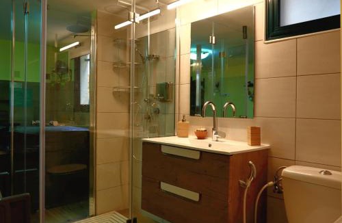 Kfar Vradim Cabin | The Rose Trail