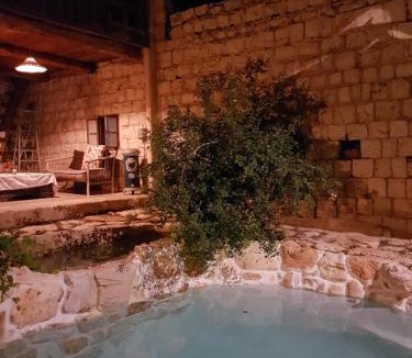 Ilaniya Ski Chalet | Hemdatya Stone Suites In The Galilee