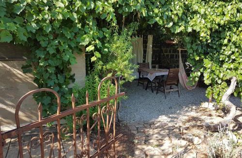 Ilaniya Ski Chalet | Hemdatya Stone Suites In The Galilee