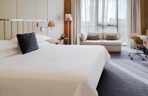 Capital Centre Hotel | Pearl Rotana Capital Centre