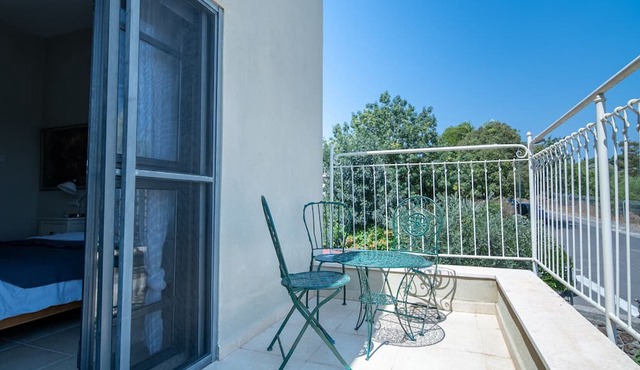 Artistic Vacation Villa w Pool by Sea N' Rent