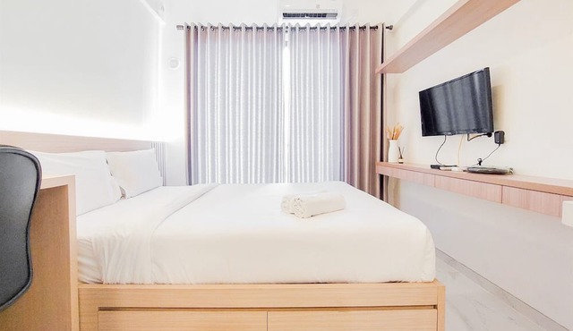 Comfy Studio Room At 31St Floor Sky House Bsd Apartment in Pagedangan