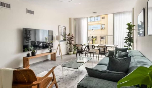 Spacious & Bright 3BR Apt with City View