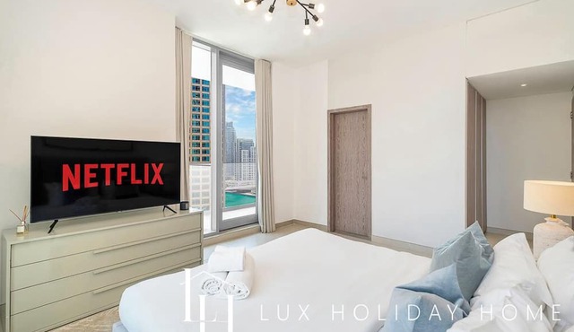 LUX Contemporary Suite Marina View 3