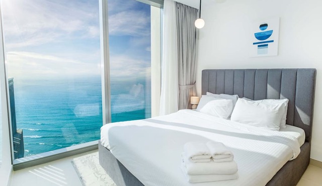 LUX 52 42 Deluxe Island view suite