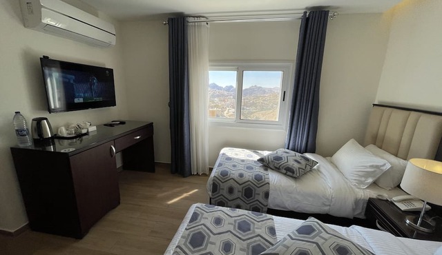 Petra Heart Hotel