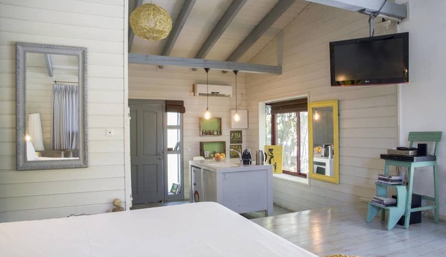 Eili Suites
