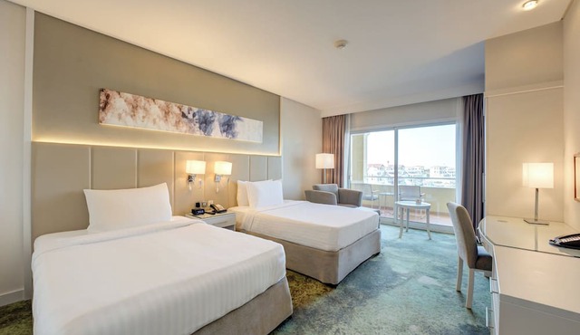 Millennium Lakeview Hotel