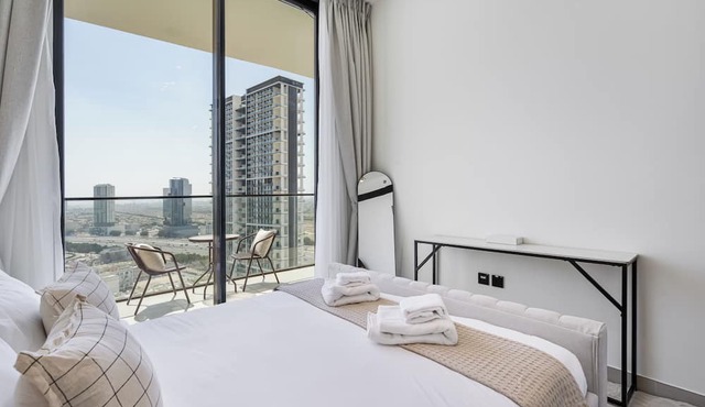PVH - Elegant 1BR - Binghatti House