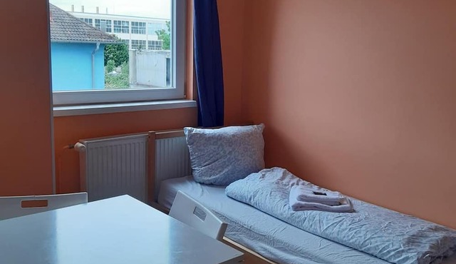 2-Rent Group Hostel Rooms&Apartments TUB19A