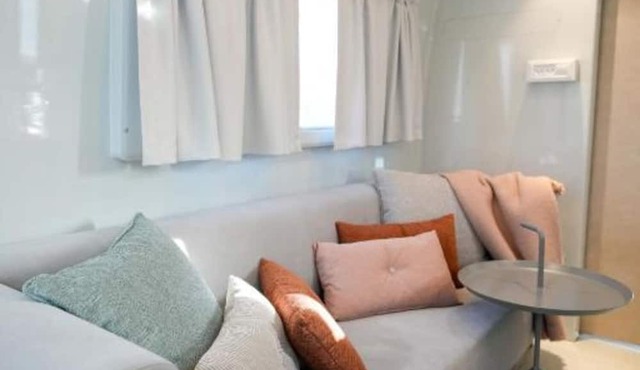 The Daydream Bus Hideaway by Sea N' Rent