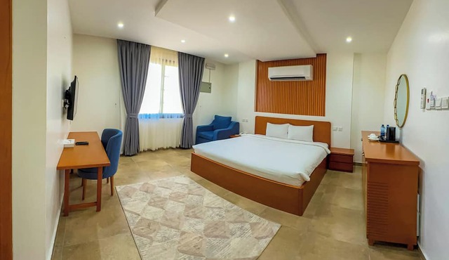 Express City Hotel