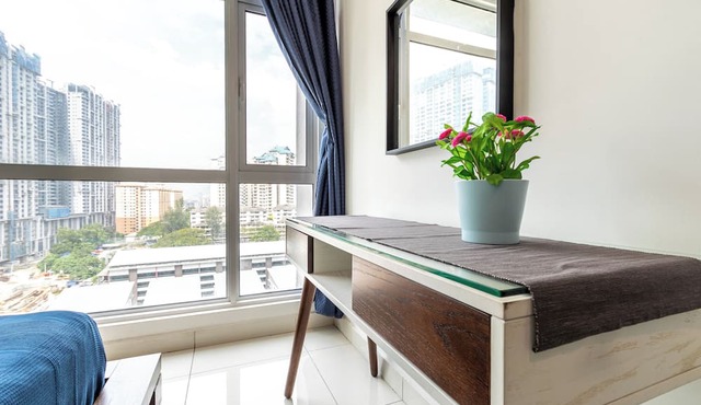 Sleeps 6 New Bukit Jalil Fiber Long Short Stay in Kuala Lumpur