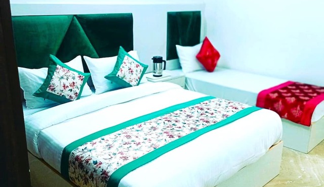 Hotel Diamond Stay Nizamuddin Railway St in New Delhi