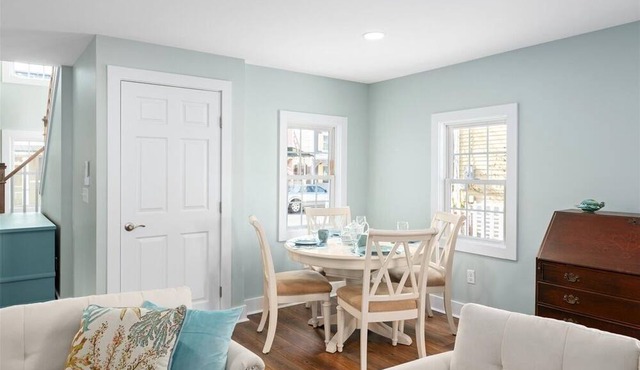 Cozy 3-bedroom house in Historic Milton - Walk to Milton Theatre and Restaurants in Milton