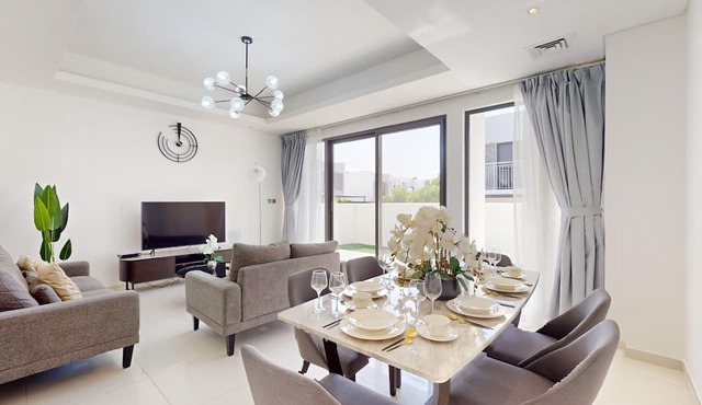 Primestay - Aster, Damac Hills 2