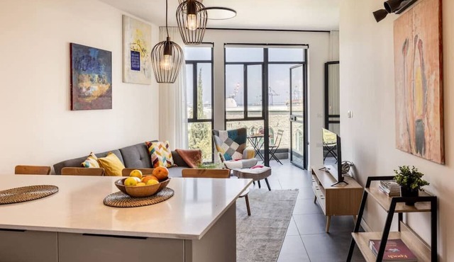 Old Charm & Modern Meets by Sea N' Rent
