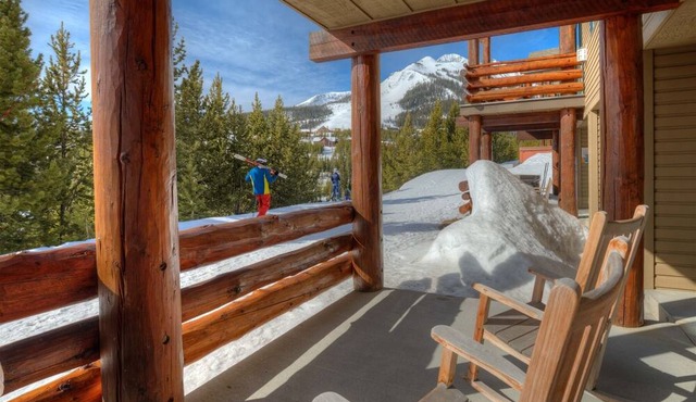 Ski-in/Ski-out Luxury Townhome in Moonlight Basin - Garage, Hot Tub, Views