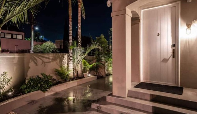 Luxury Apart, Balcony & Seaviews, Full Laundry